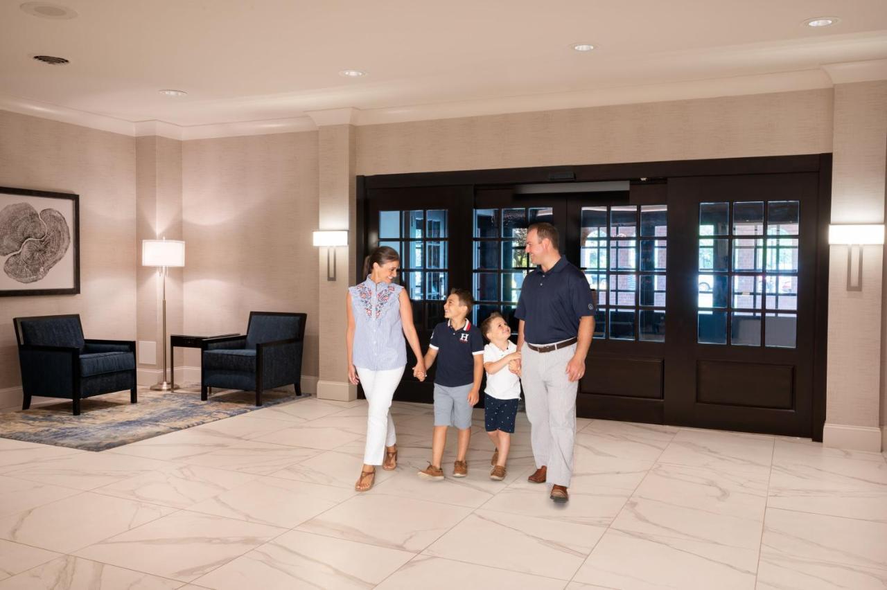 Crowne Plaza Albany - The Desmond Hotel Екстериор снимка